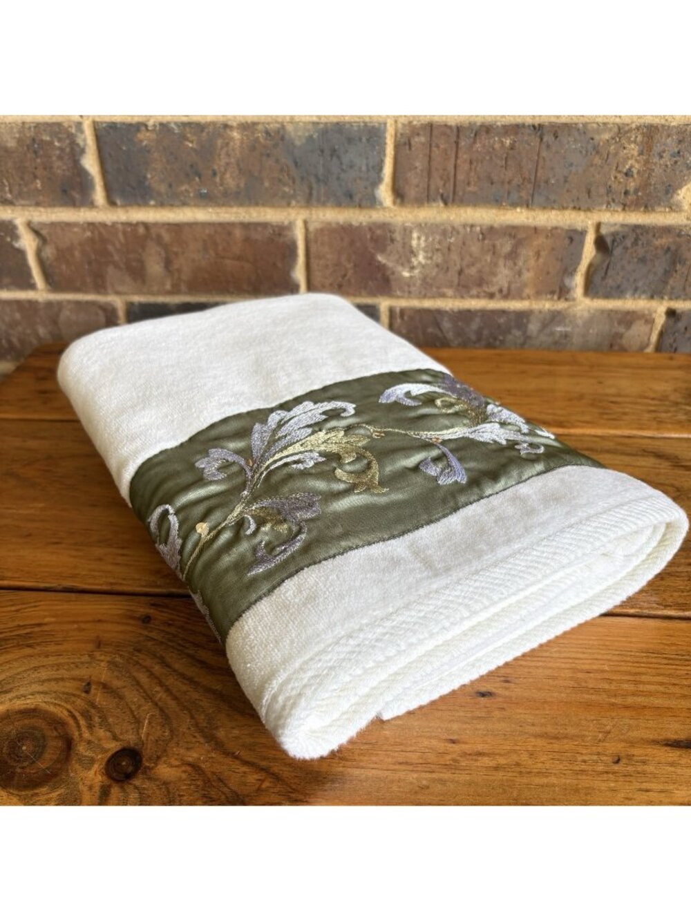 CROSCILL Home Cream Floral Sage Green Embroidered 100% Cotton Bath Towel 27”x48”